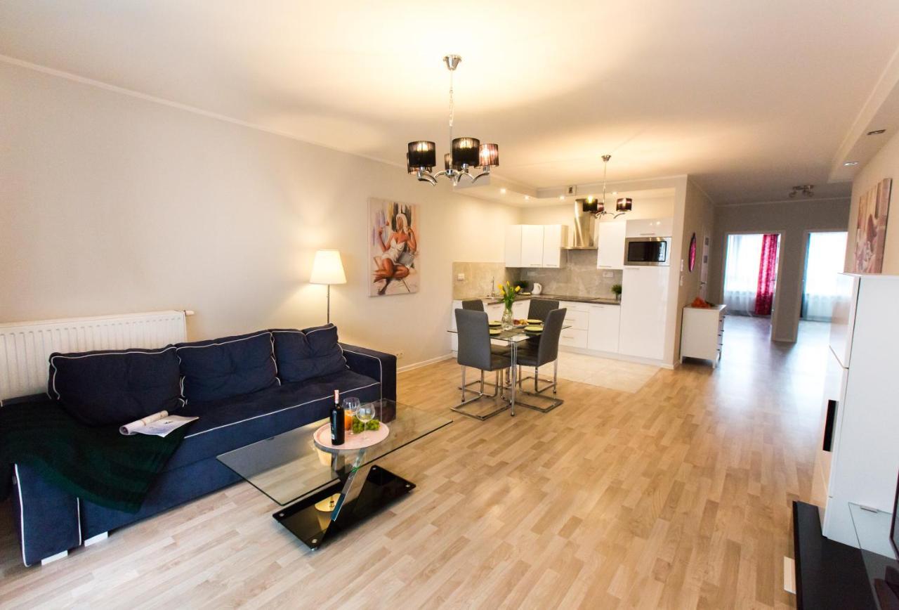 Pcd Aparthotel Ochota Warszawa Exteriör bild