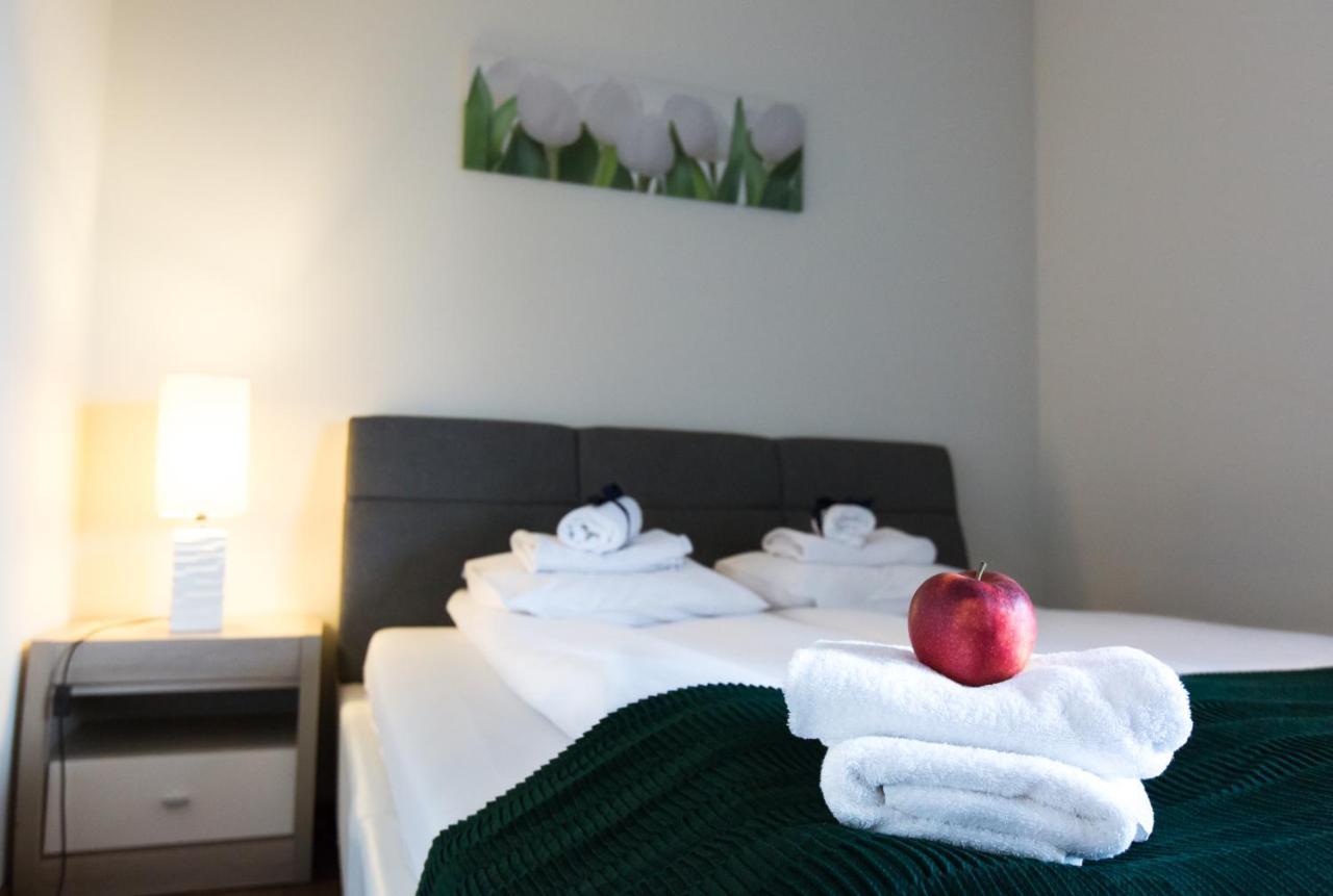 Pcd Aparthotel Ochota Warszawa Exteriör bild