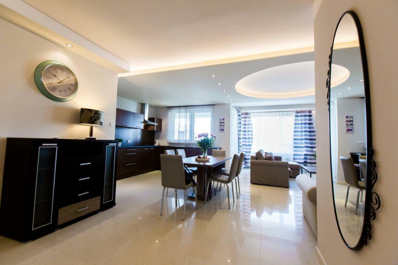 Pcd Aparthotel Ochota Warszawa Exteriör bild