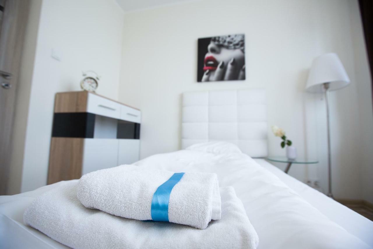 Pcd Aparthotel Ochota Warszawa Exteriör bild